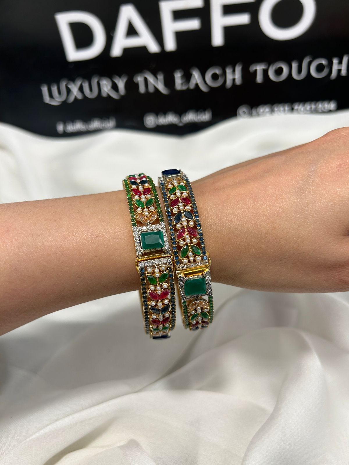 Zauviaa Prism Bangles – Openable Pair