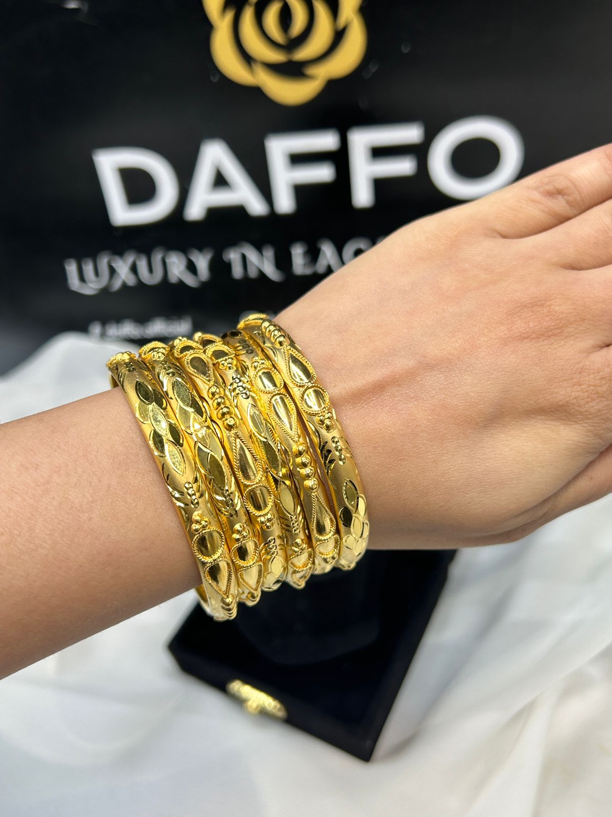 Zauviaa Gold Sway Bangles