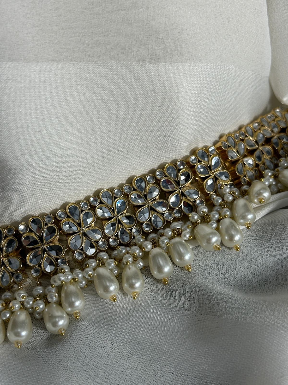 Farshi kundan chokar set