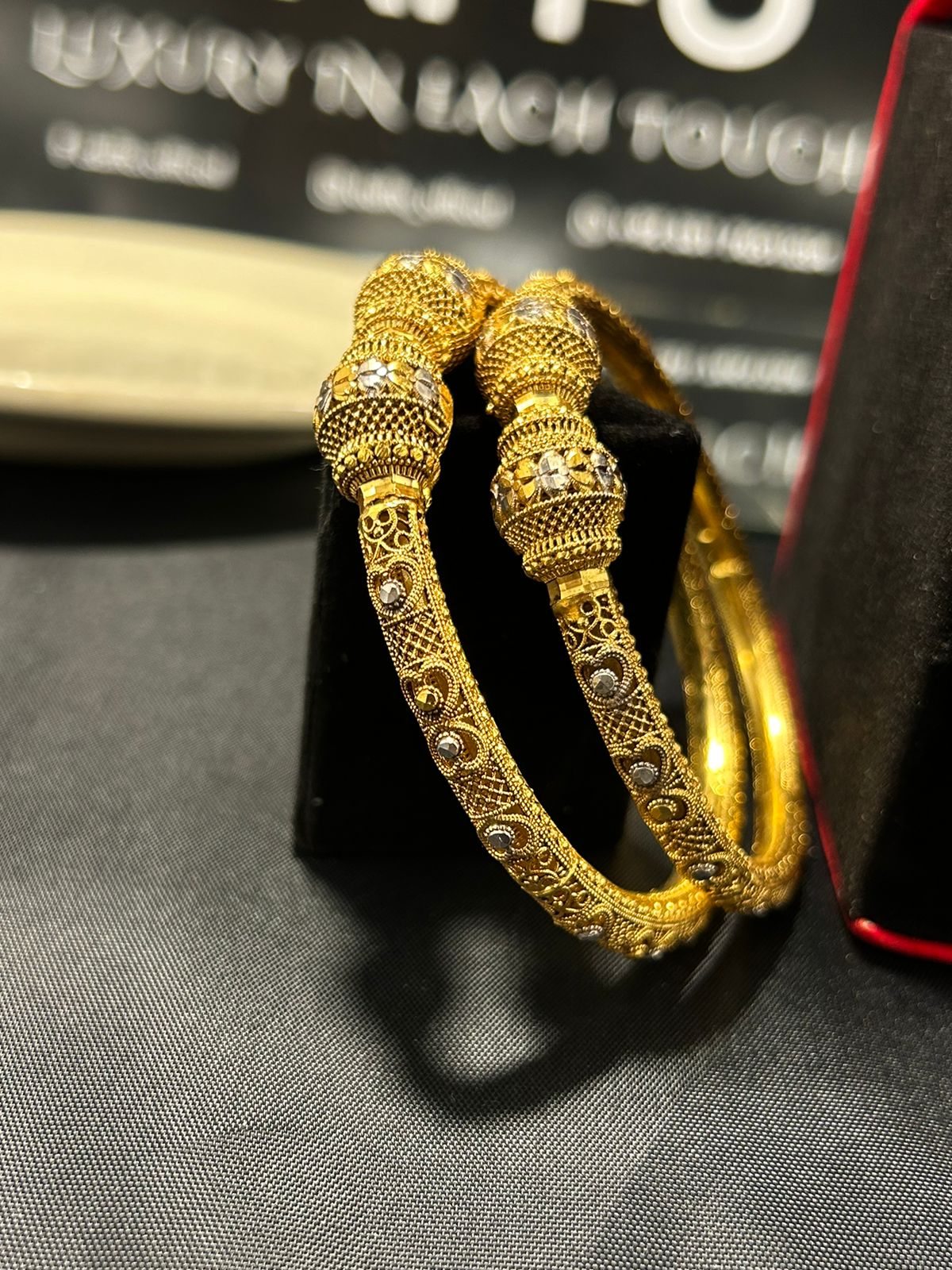 RP gold sway handcuff (pair)