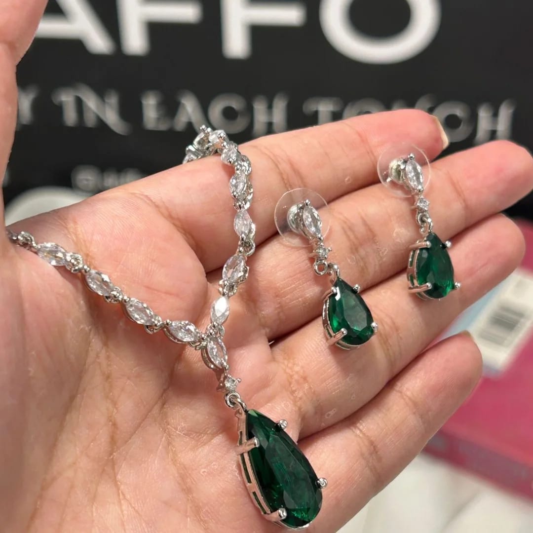 Droplet Stone Necklace Set
