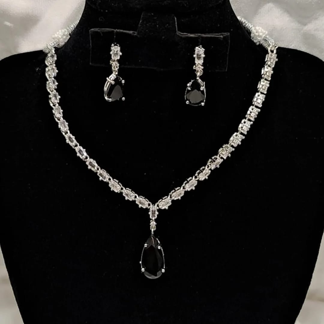 Droplet Stone Necklace Set