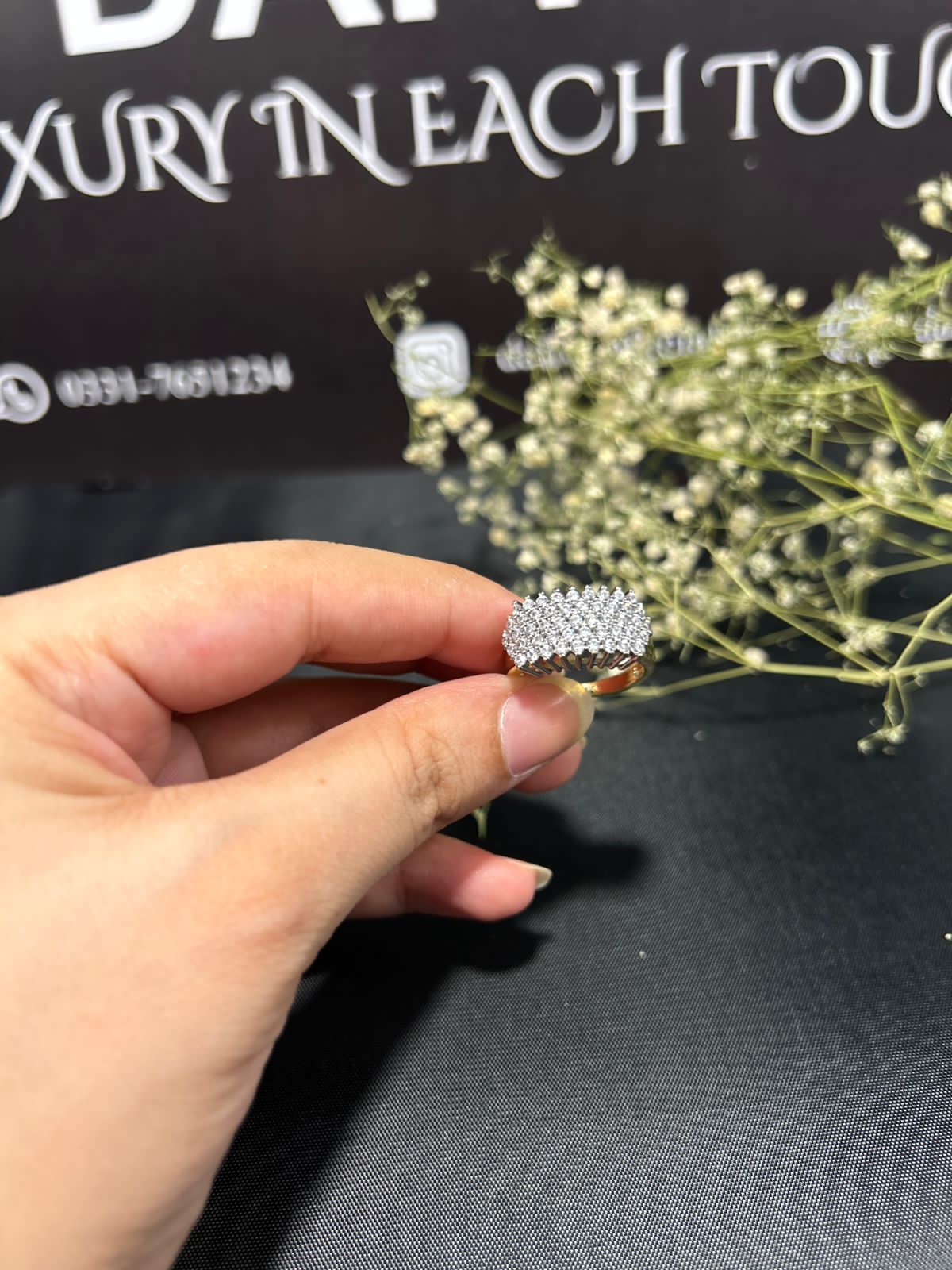 Zauviaa Diamond-Style Zircon Ring