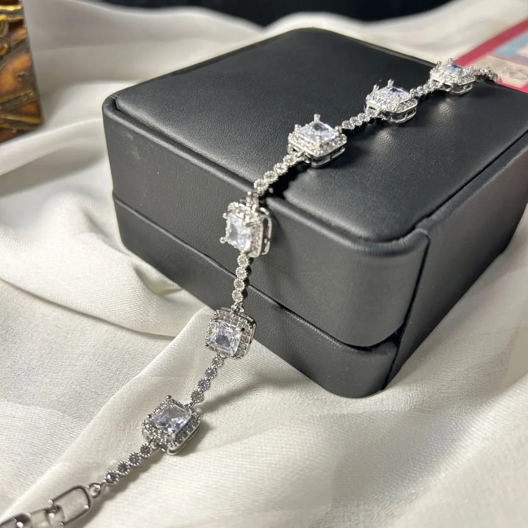 Cubic stone Bracelet