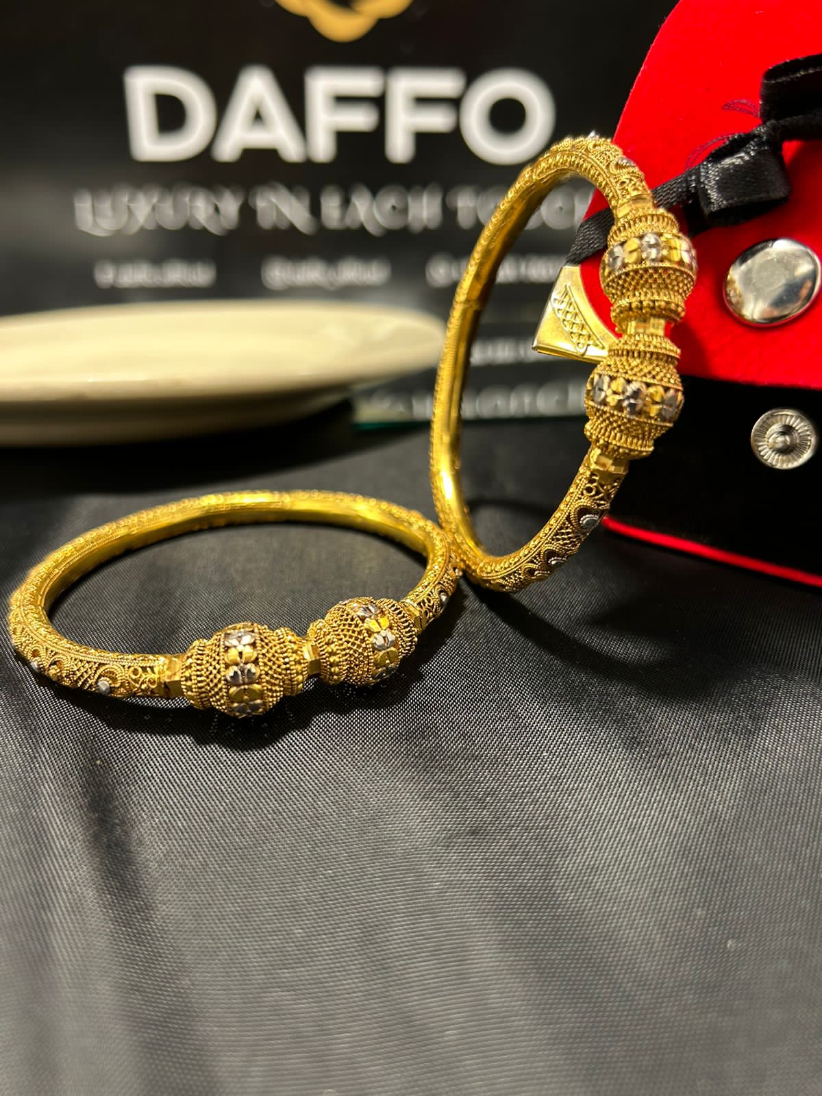 RP gold sway handcuff (pair)